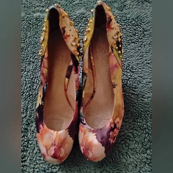 ALDO Studded Floral Wedges Heels Shoes Women's Size 7 - Picture 2 of 6